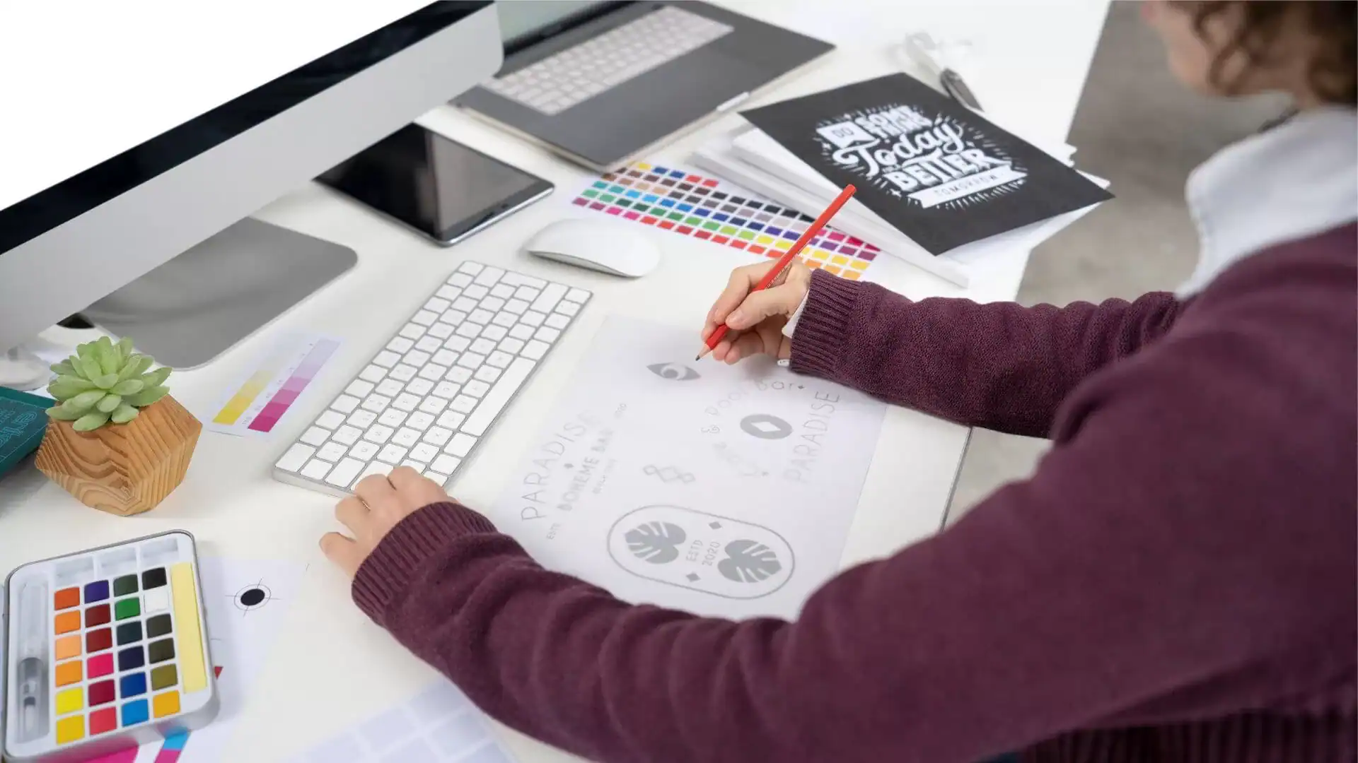 Cum colaborezi cu un designer de logo | Ghid complet 2025