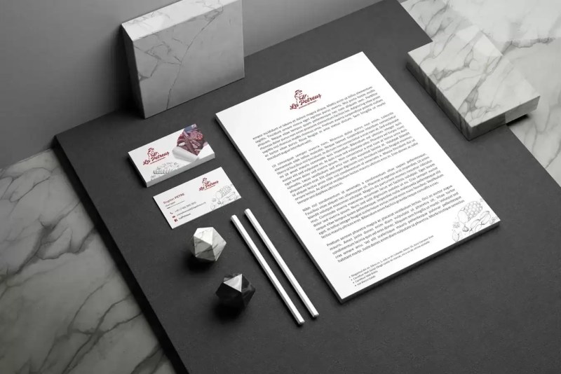 The La Petreuș visual identity – a comprehensive suite boasting premium stationery, elegant business cards, and official letterheads, all impeccably designed by AdQuest.